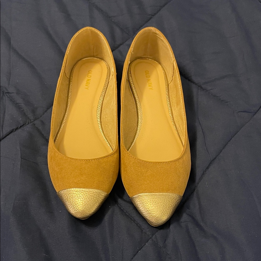 Old Navy Women's Gold-Tipped Tan Flats